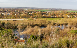 Plateau du Pech : vue du Vernet à Labarthe sur Lèze , la vallée de la Lèze au loin