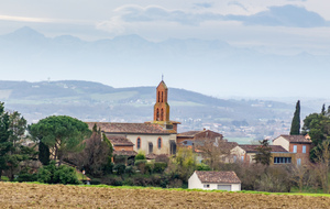 Chemin de la Pouzaque: vue Clermont le Fort et les Pyrénées