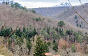 Derrière nous dans la descente le pic de Soularac à droite (Massif de Tabe)