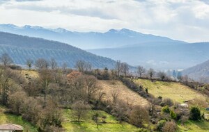 Les Pyrénées vue du pied de la chapelle Saint Roch