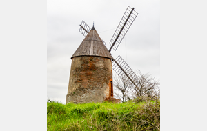 Montgeard : Moulin d'En Bas , allée des peupliers