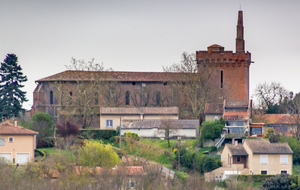 Vue sur Montgeard et son église depuis Laborie