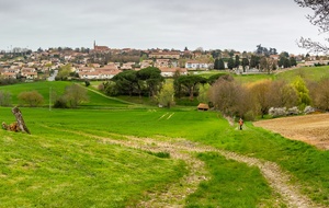 Vue sur Nailloux du chemin de Moureau