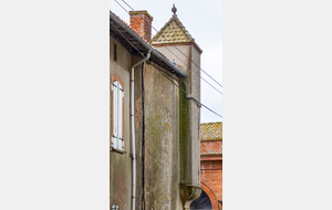 Nailloux: angle de la rue de l'église et de la rue de la liberté