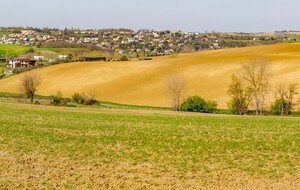 Armeni ,D26, vue sur Nailloux et le vallon du lac De la Thésauque