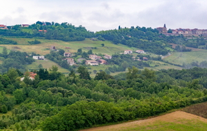 Le village en arrière plan à droite