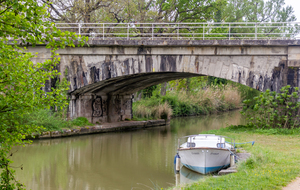 Bords du Canal du Midi: pont voie de chemin de fer
