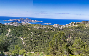 Du Mont Luminy (288m) vue sur l'ile de Riou et l'ile Plane