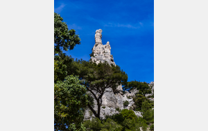 Remontée sur le plateau, la grande aiguille d'En Vau