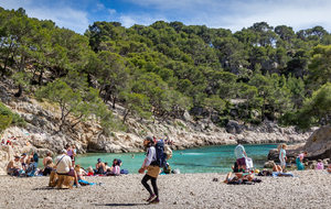 Plage de la Calanque de Port Pin, un dernier bain pour les courageux!