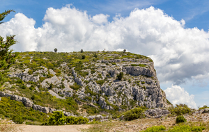 Col du Garlaban vue sur le sommet