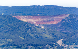Carrière de granulats à la sortie sud-est d'Aubagne