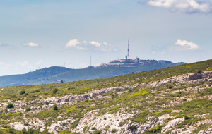 La Grande Etoile (590m) dans le massif du même nom au nord de Marseille