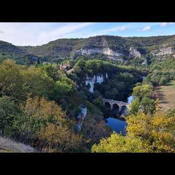 82 - St-Antonin-Noble-Val, Roc d'Anglars, Brousses
